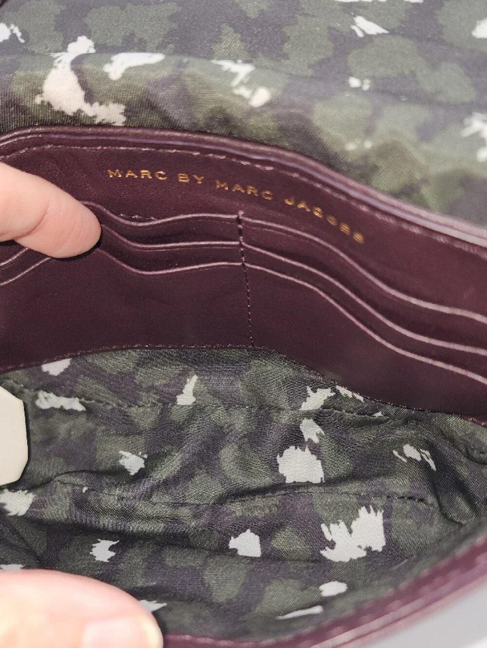 Marc Jacobs Leather Shoulder/crossbody Bag in Plum with Gold-Tone Hardware
